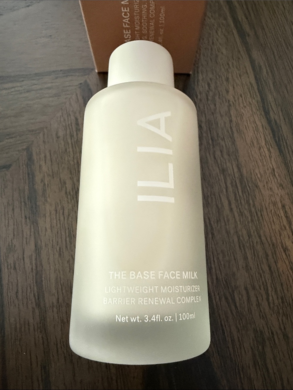 ILIA: The Base Face Milk Lightweight Moisturizer - Picture 3 of 3